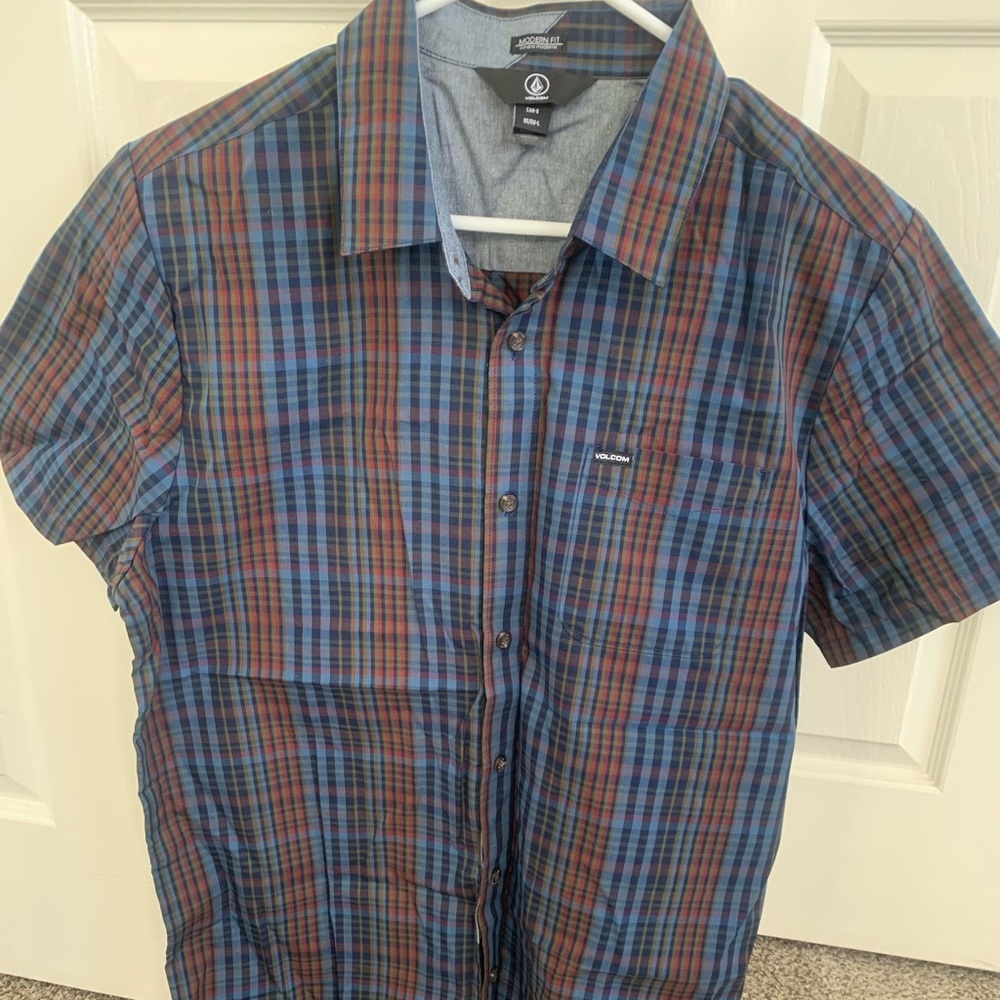Volcom men’s button up shirt